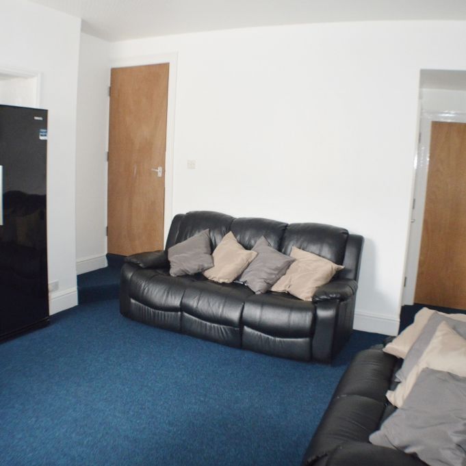 Cloister Street - Photo 1