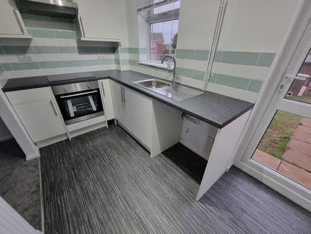 1 bedroom semi-detached house to rent - Photo 4