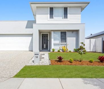 Large Contemporary Residence In The Heart Of Pimpama - Photo 3