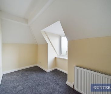 2 bedroom Flat To Let - Photo 1