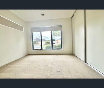 105 Moondarra Drive, Berwick, Vic 3806 - Photo 4
