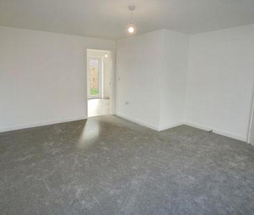 3 bedroom House To Let - Photo 2