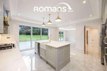 Hollybush Hill, Stoke Poges, SL2 - Photo 5