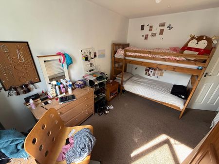 4 bedroom terraced house to rent - Photo 4