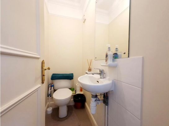 Room in a Shared House, Powys Lane, N14 - Photo 1