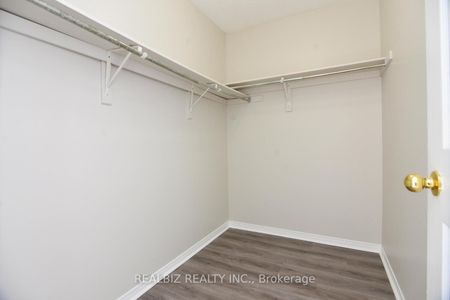 For Lease - 14 Herzberg Gardens, Toronto, Ontario - Photo 2