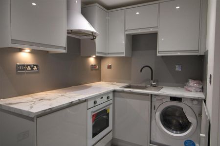 1 bedroom private hall to rent - Photo 5