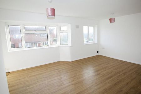 2 bedroom maisonette to rent - Photo 2