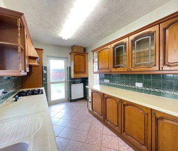 3 bedroom semi-detached house to rent - Photo 4