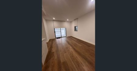 Modern and Spacious One Bedroom Apartment! - Photo 5