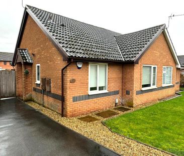 2 bedroom semi-detached bungalow to rent - Photo 1