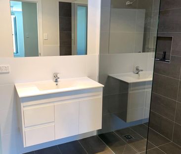 Quiet Location 4 Bedroom Duplex - Photo 6