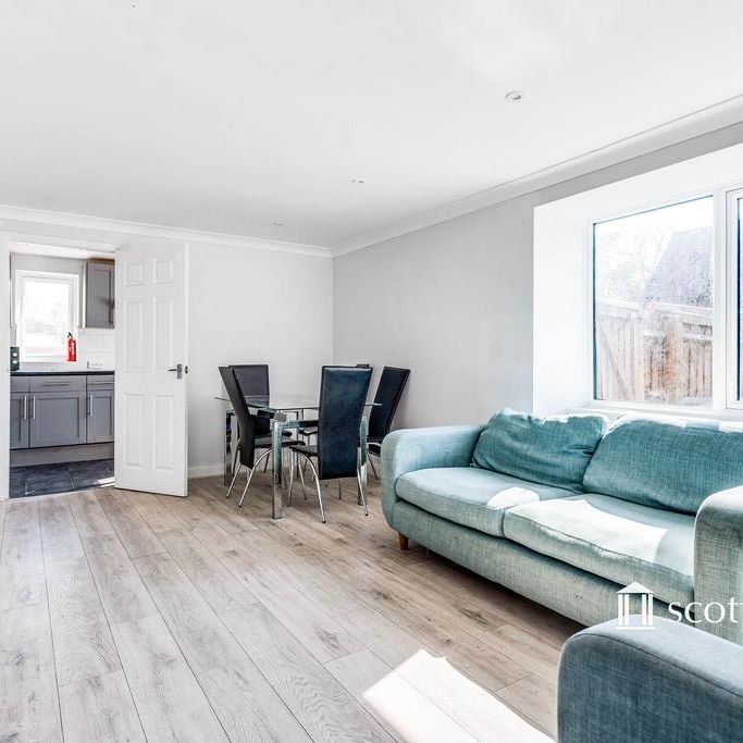 2 bedroom flat to rent - Photo 1