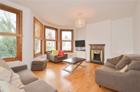 2 Bed Flat, First Floor, N8 - Photo 2