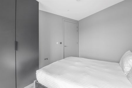 Available from Now - 2 Bed Apartment, Furnished - Photo 3