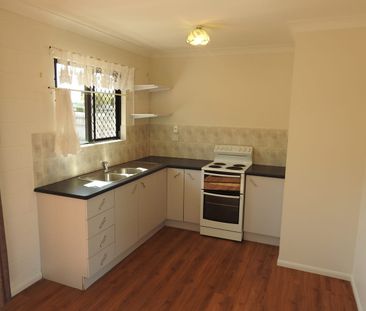 Three Bedroom Home - Air Con - Large Fenced Yard - Photo 1