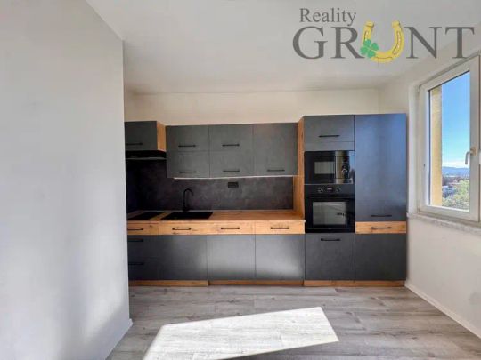 Pronájem částečně zařízeného krásného bytu 1+1 38 m - Photo 1