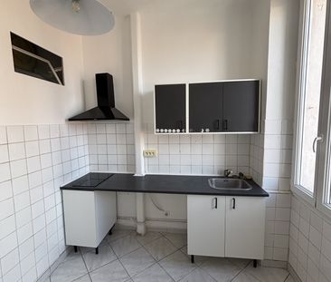 Location Appartement 1 pièce 31m² MARSEILLE 3ème - Photo 4