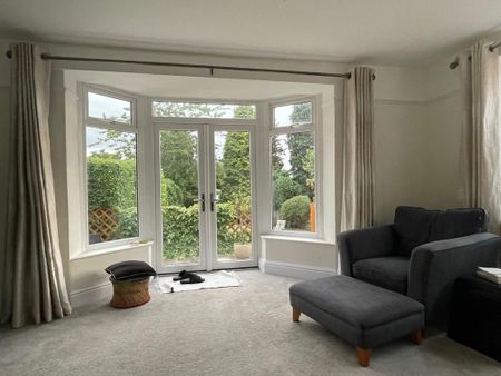 3 bedroom semi-detached house to rent - Photo 2