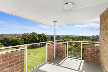 Sunny And Bright One Bedder with Fabulous Golf Course Views - Photo 4