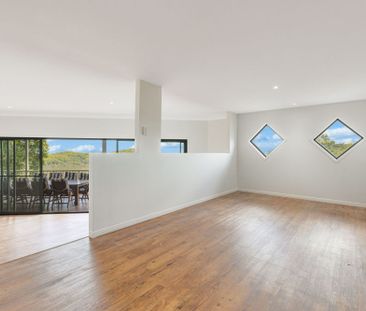 "THE BLUE HOUSE" - SPACIOUS FAMILY HOME DESIGNED OVER THREE LEVELS - Photo 6