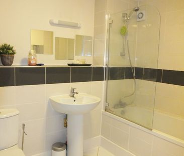 2 bed apartment to rent in Abbey End, Kenilworth, CV8 - Photo 5