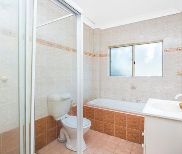 1/67 Cowper Circle, Quakers Hill NSW 2763 - Townhouse For Rent | Do... - Photo 4