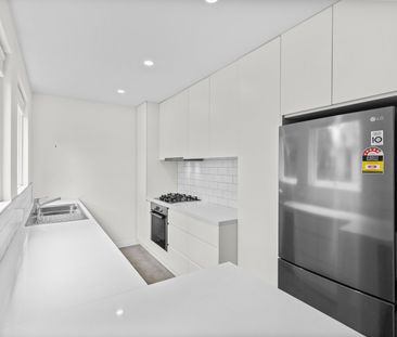 8/3 Rotherwood Road, Ivanhoe East VIC 3079 - Photo 2