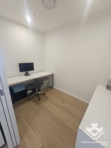 Stylish & Spacious 2-Bedroom Apartment Steps from the Brisbane River! - Photo 5