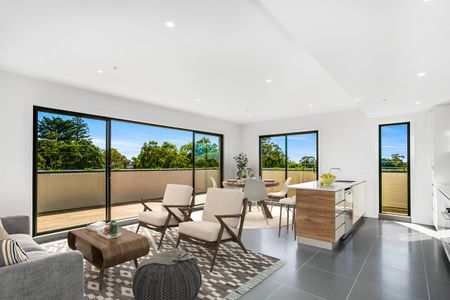 Narraweena, 10/91-93 McIntosh Road - Photo 2