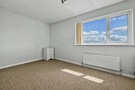 3 bedroom end of terrace house to rent - Photo 5