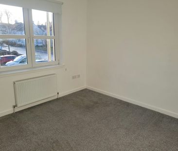 Semi-detached house to rent on - Photo 3