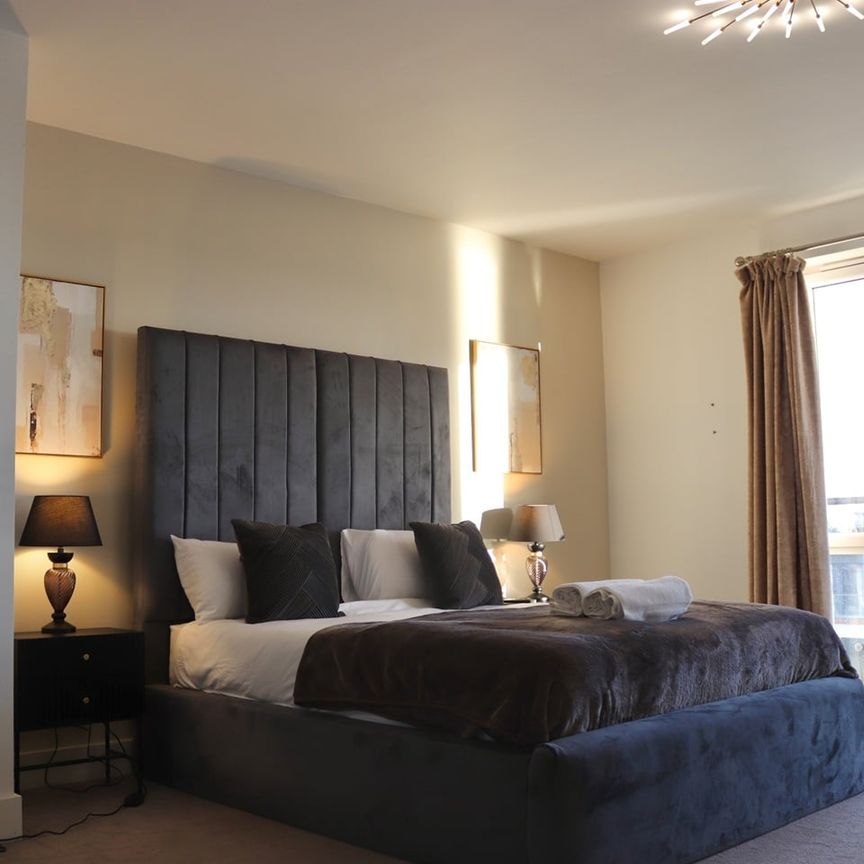 2 Bed Penthouse, Centenary Plaza, SO19 - Photo 1