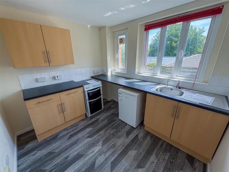 2 bedroom flat to rent - Photo 5