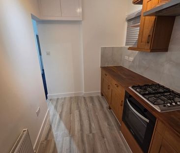 2 Bed Flat, Riggindale Road, SW16 - Photo 4