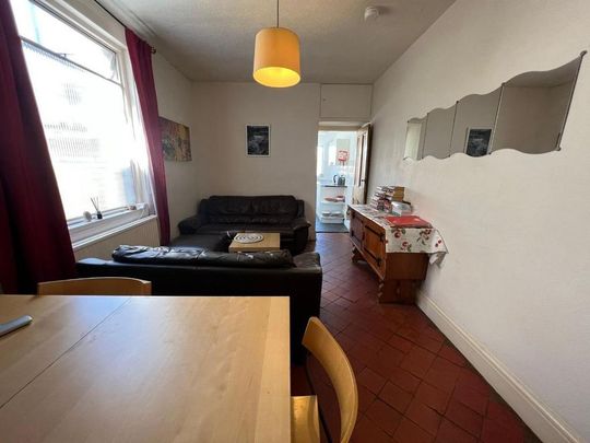 5 bedroom terraced house to rent - Photo 1