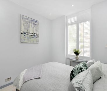 Palace Gardens Terrace, Kensington, London, W8 - Photo 3