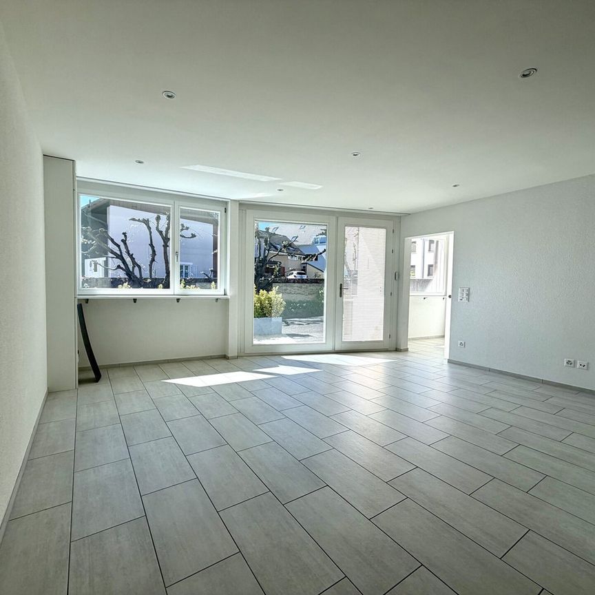 Im Dorfzentrum, ruhig, modern und Altersgerecht - Photo 1