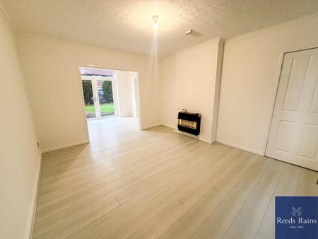 3 bedroom end of terrace house to rent - Photo 4