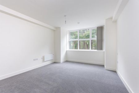 Rent Apt 7 Chantrey Picture House, Woodseats, S8 £1,000pcm - Photo 5