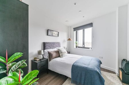 3 bedroom flat to rent - Photo 4