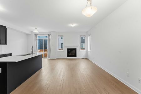 For Lease - 423 Silicon Way, Kanata, Ontario - Photo 2