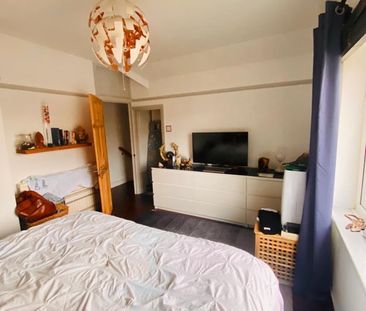 4 Bed Semi-Detached House, Westhorne Avenue, SE9 - Photo 3