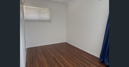 Stunning Privacy, Exceptional Convenience – Rare Rental Opportunity in MacGregor State School Catchment - Photo 4