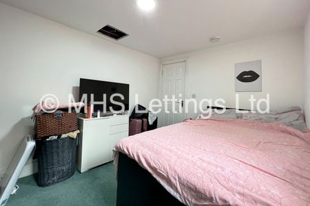 Basement Flat, 2 Grosvenor Road, Leeds, LS6 2DZ - Photo 3