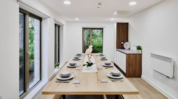 Ensuite gold - Photo 1