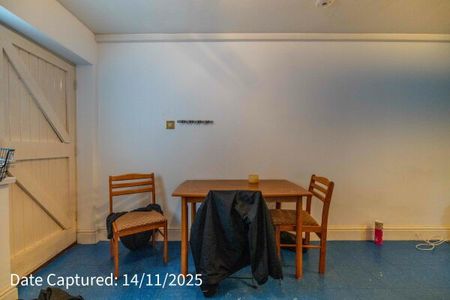 Flat 2. 24 Barbican Road - Photo 5