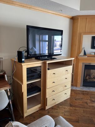 Sylvan Lake 1 BR FURNISHED Condo overlooking the water !! - Photo 1