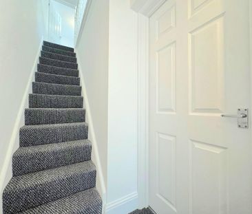 3 bedroom end of terrace house to rent - Photo 3
