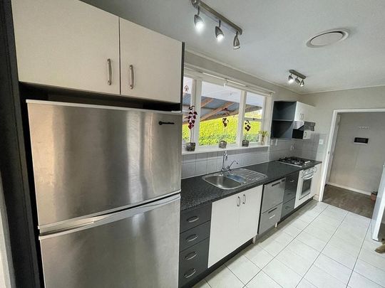 Pakuranga, 4 bedrooms - Photo 1